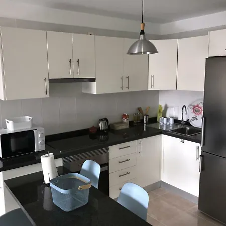 Maria Perla Medano *